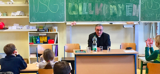 Erzbischof Heße zu Gast am Niels-Stensen-Gymnasium