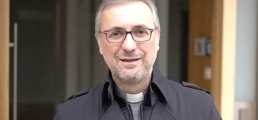 Gruß von Erzbischof Heße an Schüler, Eltern und Mitarbeiter der katholischen Schulen