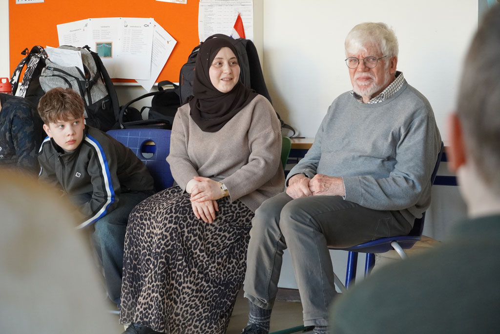 Die Sankt-Ansgar-Schule nutzt die Fastenzeit für einen besonderen interreligiösen Impuls: Bei der diesjährigen Aktion „Fasten hoch Zwei“ tauchten die 5. und 6. Jahrgänge mitten hinein in den Dialog zwischen Christentum und Islam.