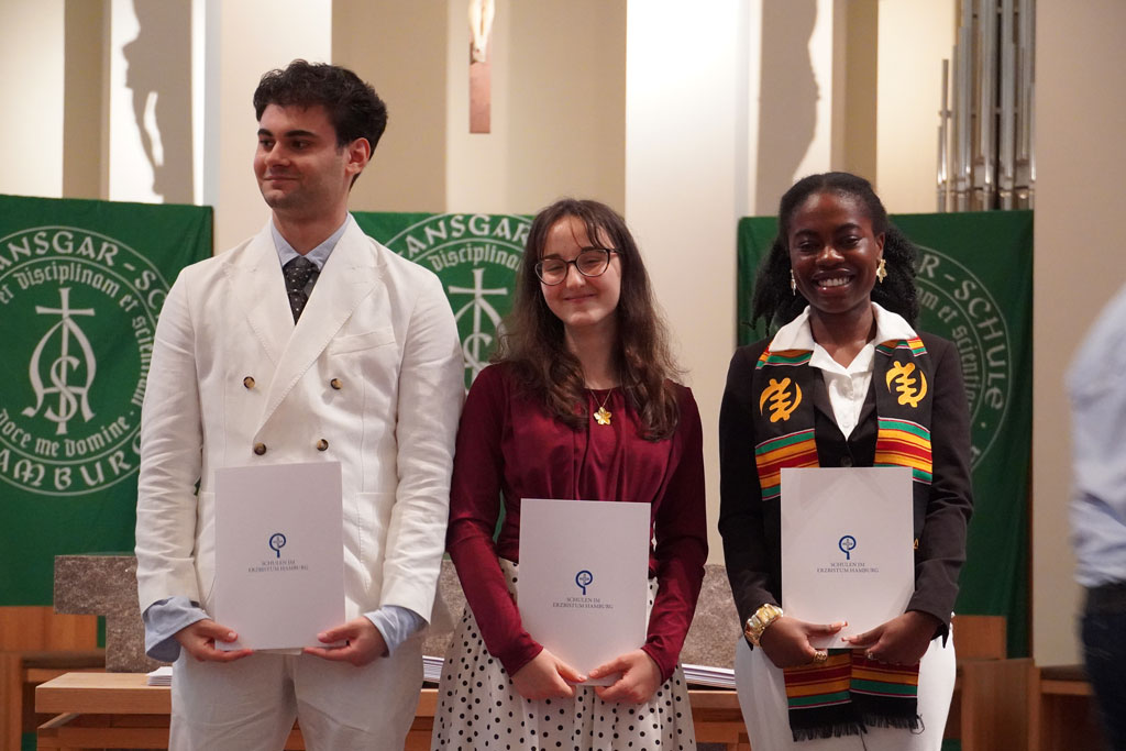 In diesem Jahr wurden insgesamt fünf Schülerinnen und Schüler an den katholischen Schulen im Erzbistum Hamburg mit dem Edith-Stein-Preis ausgezeichnet.